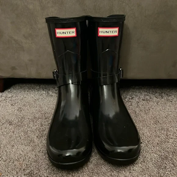 NWOT - Hunter Rain Boots Hunter | Shoes | Tall Hunter Rain Boots Size 6 Nwot | Poshmark main image 2